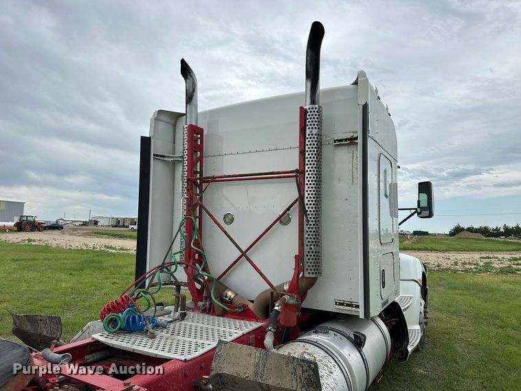 image for item NP9729 2012 Kenworth T660  semi truck