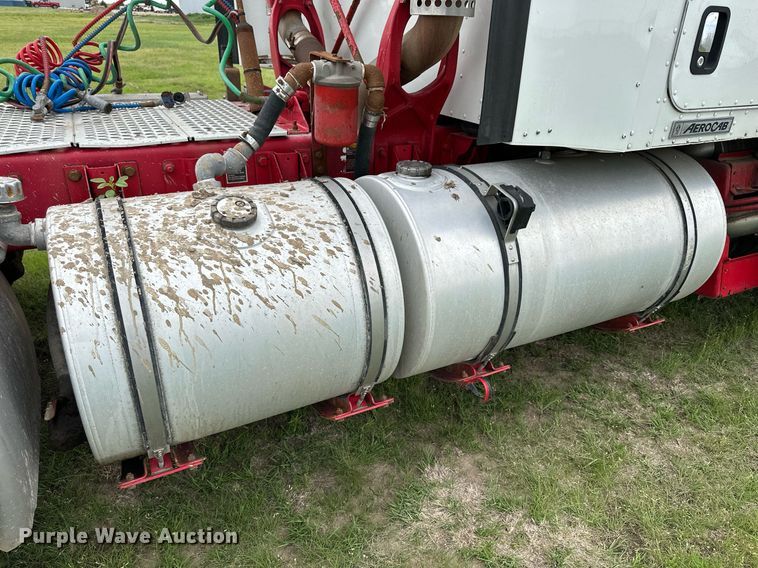 image for item NP9729 2012 Kenworth T660  semi truck