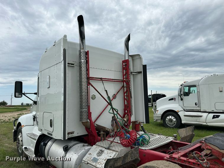 image for item NP9729 2012 Kenworth T660  semi truck