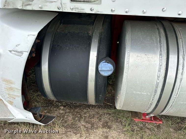 image for item NP9729 2012 Kenworth T660  semi truck