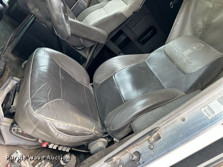 image for item NP9729 2012 Kenworth T660  semi truck