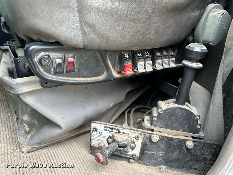 image for item NP9729 2012 Kenworth T660  semi truck