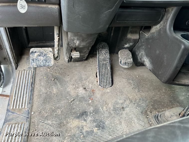 image for item NP9729 2012 Kenworth T660  semi truck