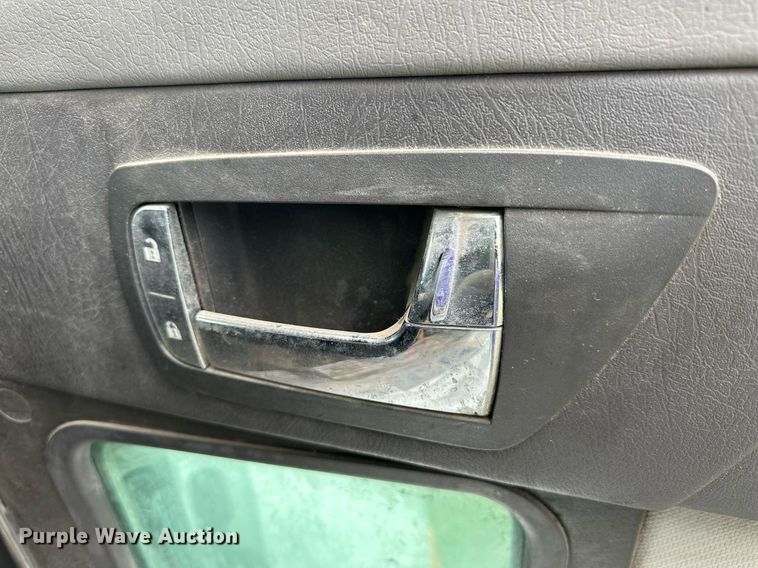 image for item NP9729 2012 Kenworth T660  semi truck