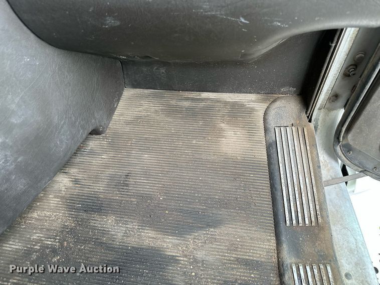 image for item NP9729 2012 Kenworth T660  semi truck