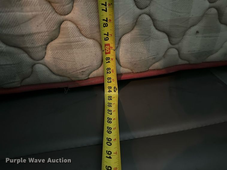 image for item NP9729 2012 Kenworth T660  semi truck