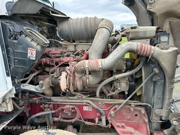 image for item NP9729 2012 Kenworth T660  semi truck