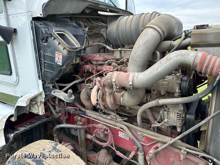 image for item NP9729 2012 Kenworth T660  semi truck