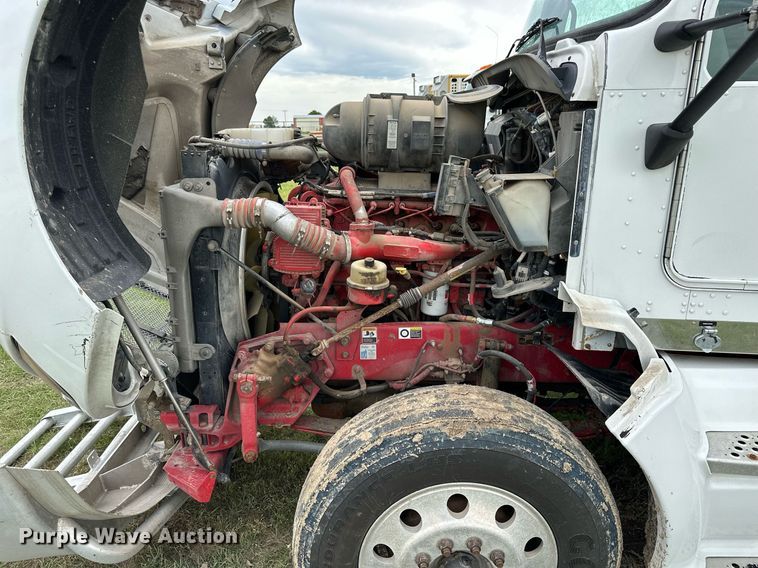 image for item NP9729 2012 Kenworth T660  semi truck