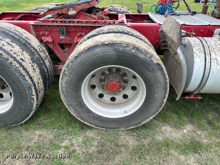 image for item NP9729 2012 Kenworth T660  semi truck