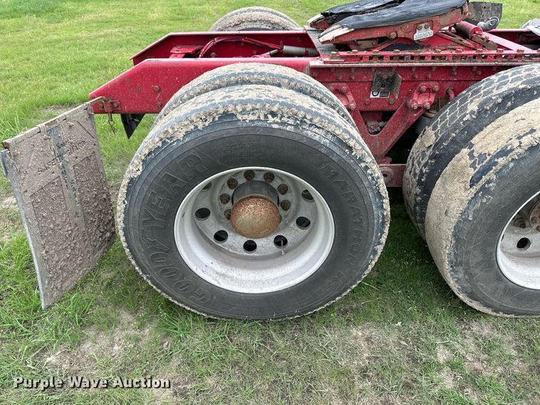 image for item NP9729 2012 Kenworth T660  semi truck