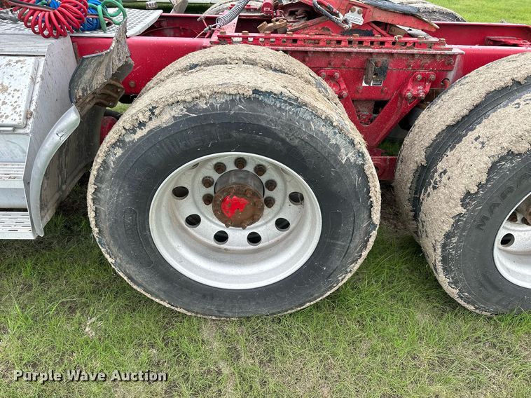 image for item NP9729 2012 Kenworth T660  semi truck