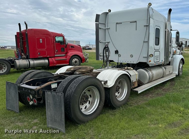 image for item NP9730 2008 Freightliner Coronado  semi truck