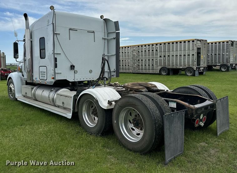 image for item NP9730 2008 Freightliner Coronado  semi truck