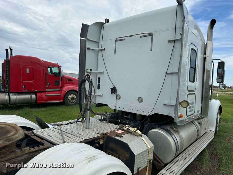 image for item NP9730 2008 Freightliner Coronado  semi truck