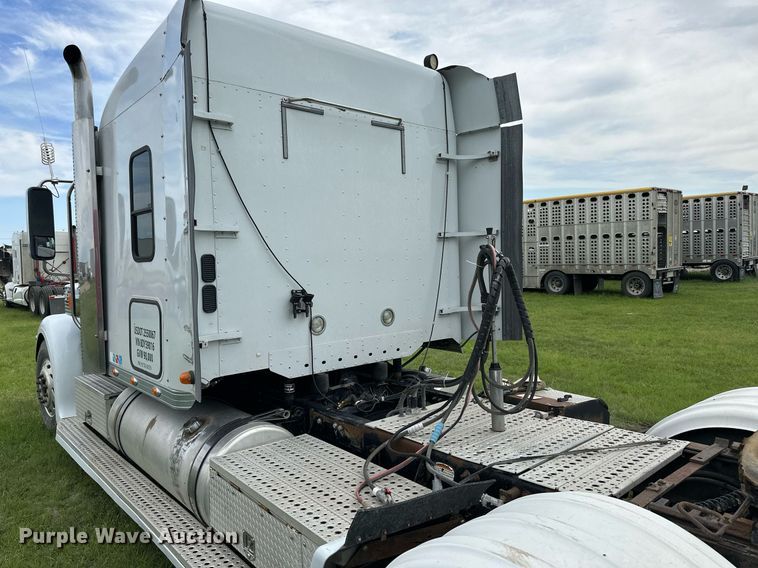 image for item NP9730 2008 Freightliner Coronado  semi truck