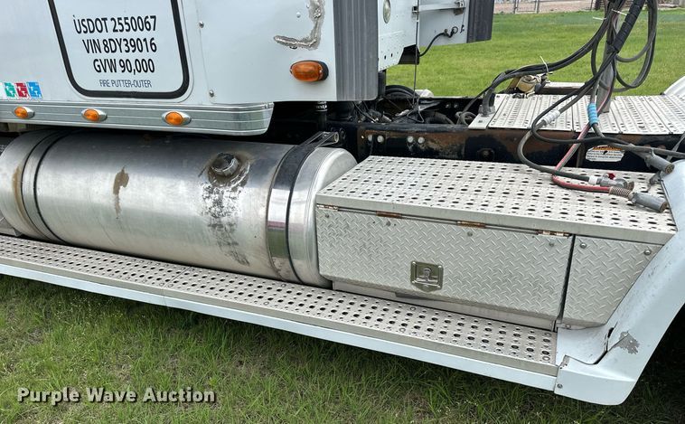 image for item NP9730 2008 Freightliner Coronado  semi truck