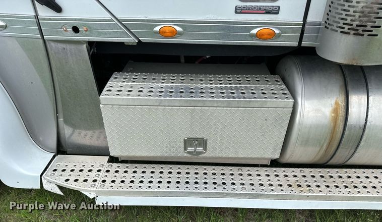 image for item NP9730 2008 Freightliner Coronado  semi truck