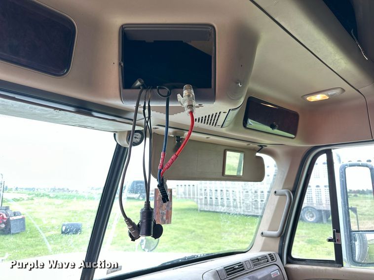 image for item NP9730 2008 Freightliner Coronado  semi truck