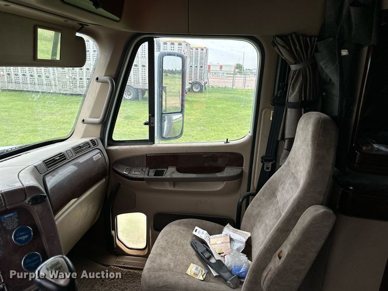 image for item NP9730 2008 Freightliner Coronado  semi truck