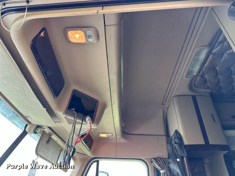 image for item NP9730 2008 Freightliner Coronado  semi truck