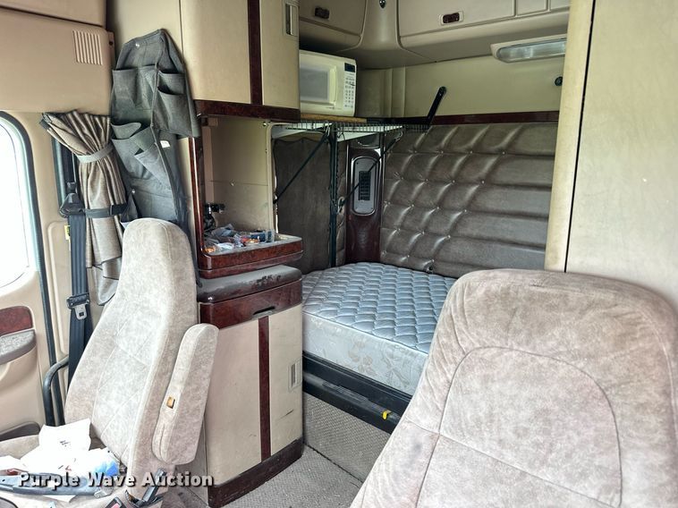 image for item NP9730 2008 Freightliner Coronado  semi truck