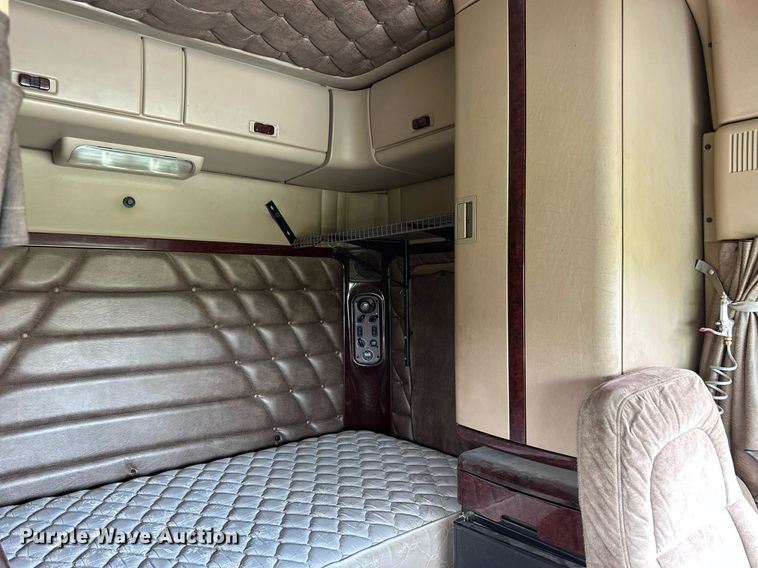 image for item NP9730 2008 Freightliner Coronado  semi truck