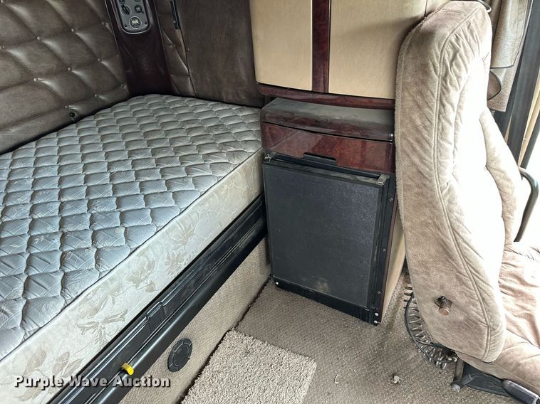 image for item NP9730 2008 Freightliner Coronado  semi truck