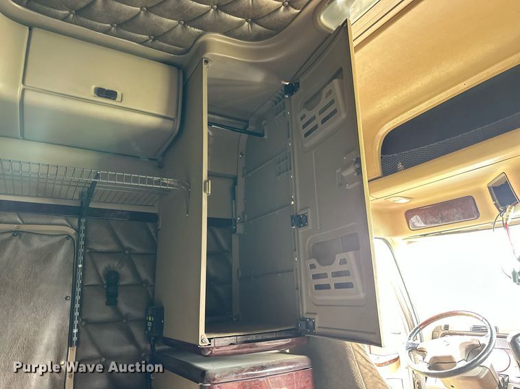 image for item NP9730 2008 Freightliner Coronado  semi truck