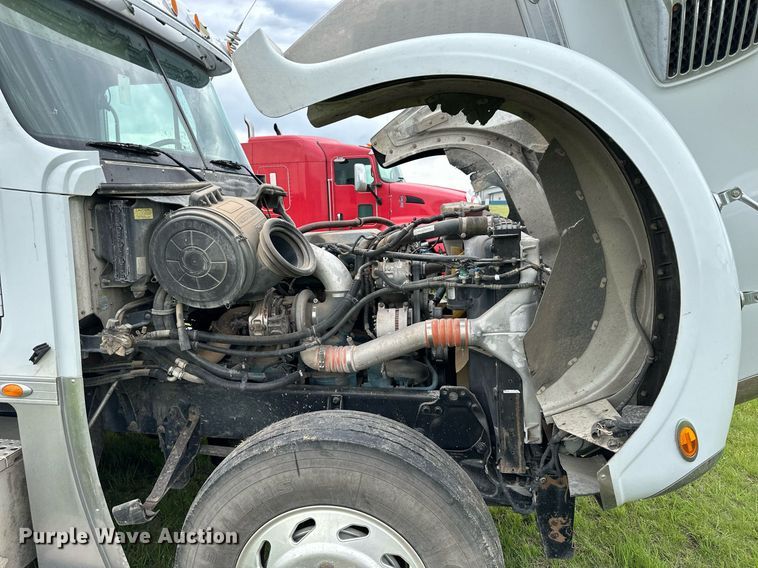 image for item NP9730 2008 Freightliner Coronado  semi truck