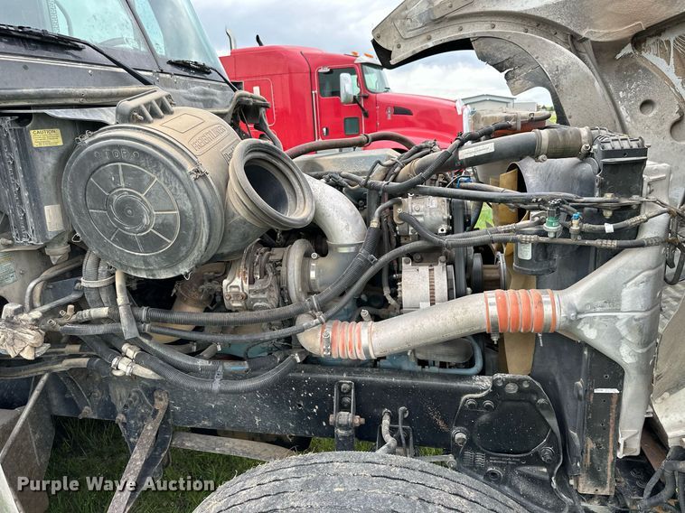 image for item NP9730 2008 Freightliner Coronado  semi truck