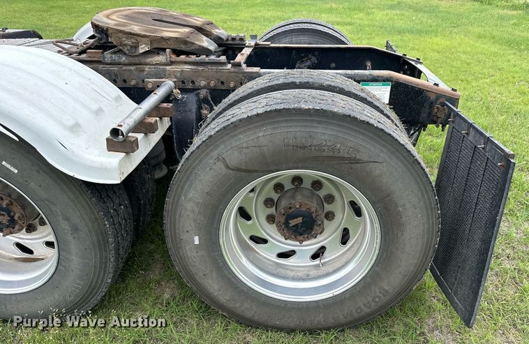 image for item NP9730 2008 Freightliner Coronado  semi truck