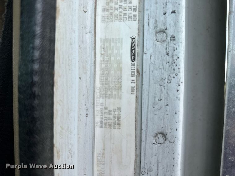 image for item NP9730 2008 Freightliner Coronado  semi truck