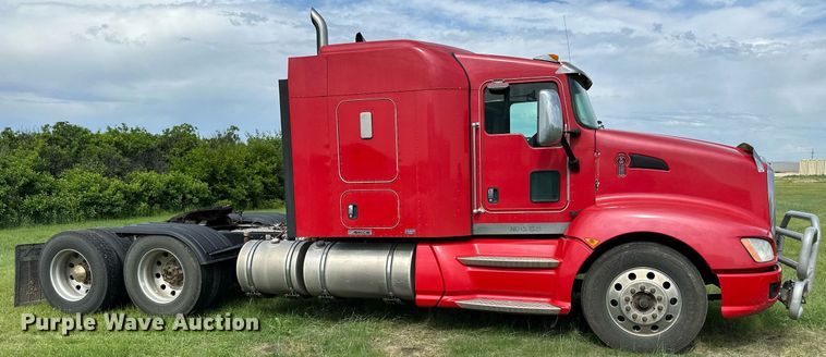 image for item NP9731 2012 Kenworth T660  semi truck