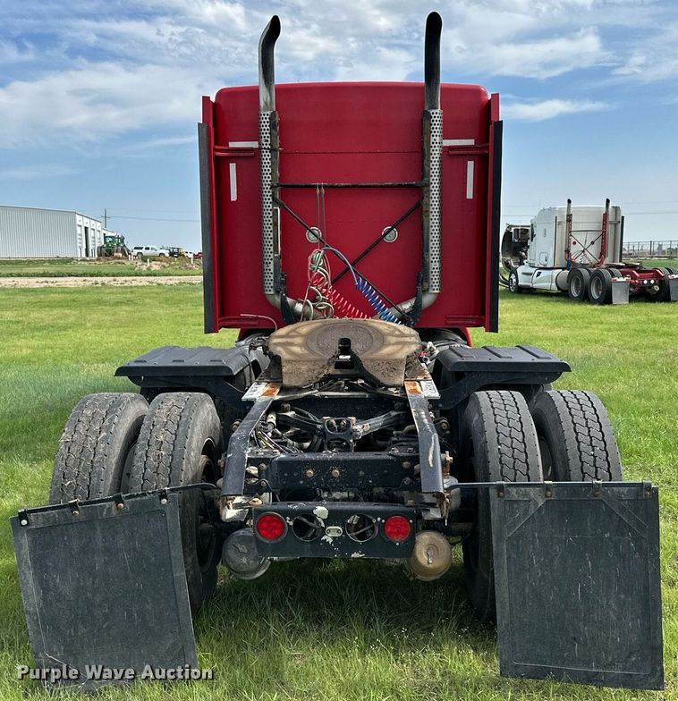 image for item NP9731 2012 Kenworth T660  semi truck