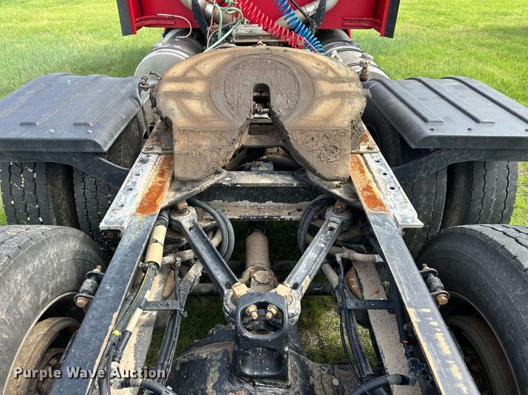 image for item NP9731 2012 Kenworth T660  semi truck