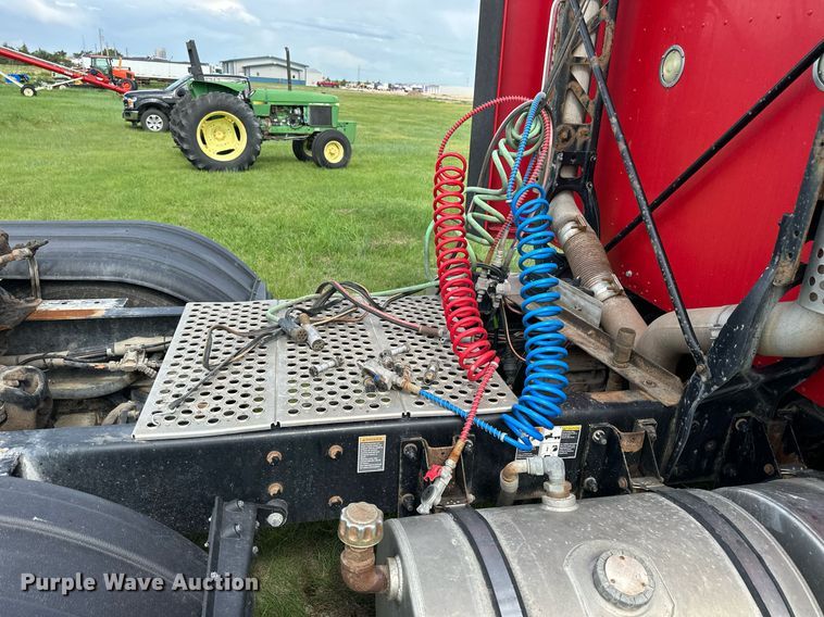 image for item NP9731 2012 Kenworth T660  semi truck