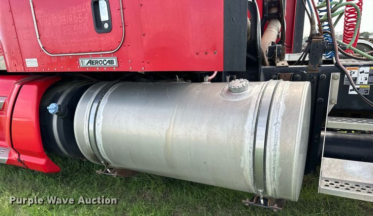 image for item NP9731 2012 Kenworth T660  semi truck