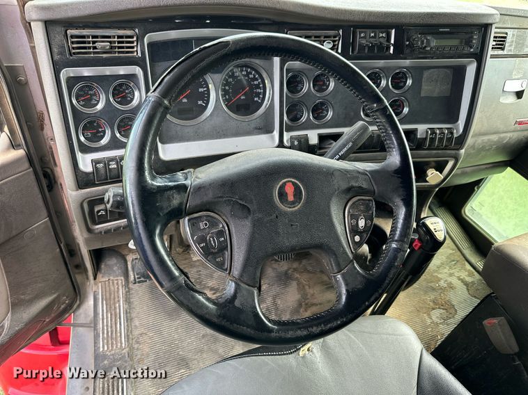 image for item NP9731 2012 Kenworth T660  semi truck