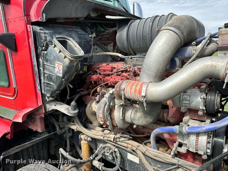 image for item NP9731 2012 Kenworth T660  semi truck