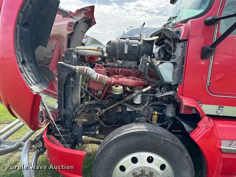 image for item NP9731 2012 Kenworth T660  semi truck