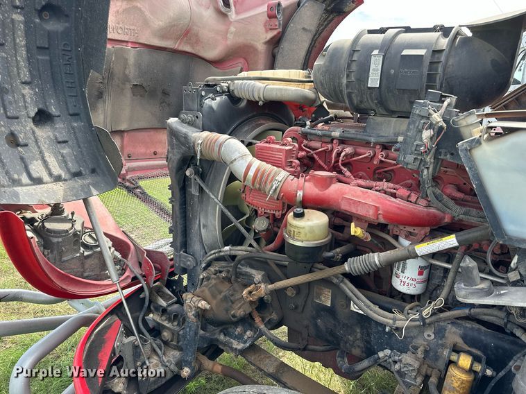 image for item NP9731 2012 Kenworth T660  semi truck