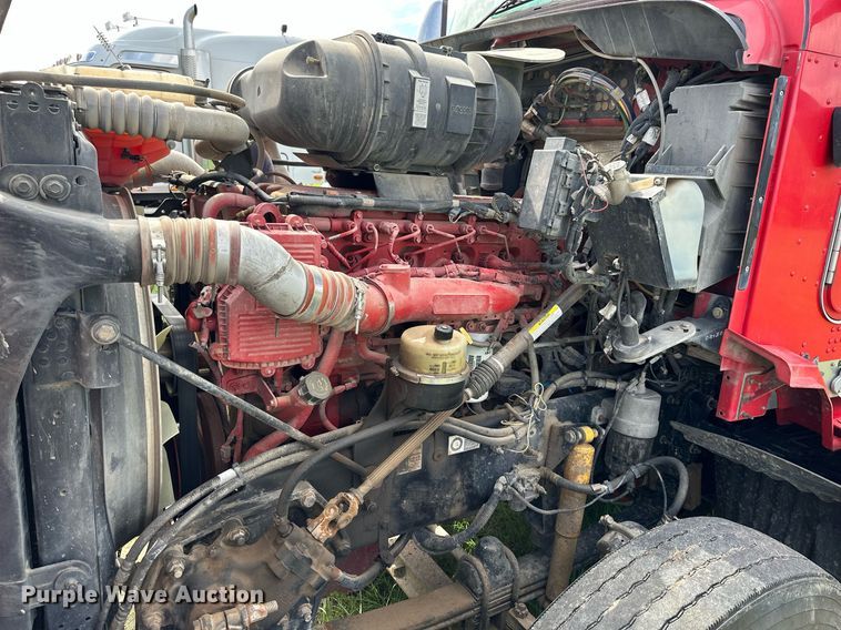 image for item NP9731 2012 Kenworth T660  semi truck