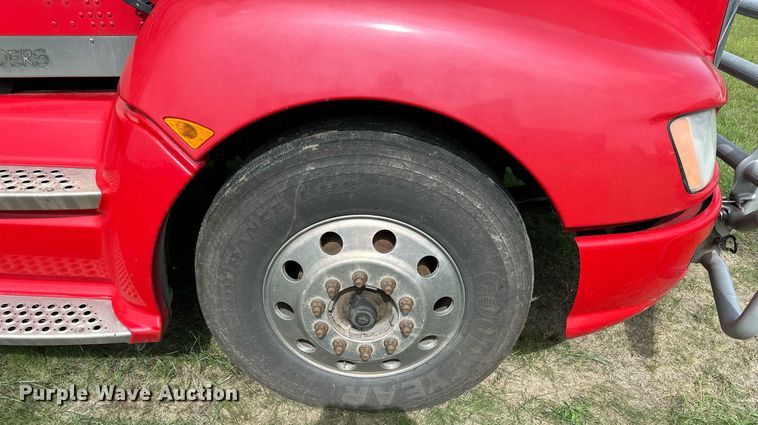 image for item NP9731 2012 Kenworth T660  semi truck