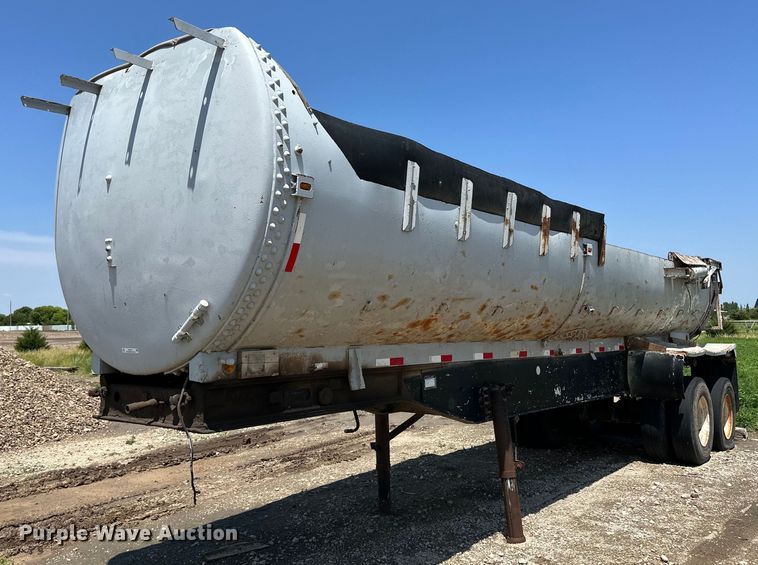 image for item NY9177 1974 Hobbs  end dump trailer