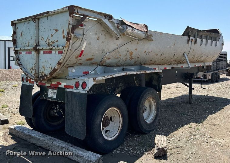 image for item NY9177 1974 Hobbs  end dump trailer