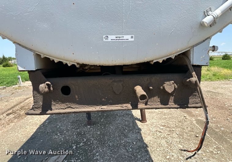 image for item NY9177 1974 Hobbs  end dump trailer