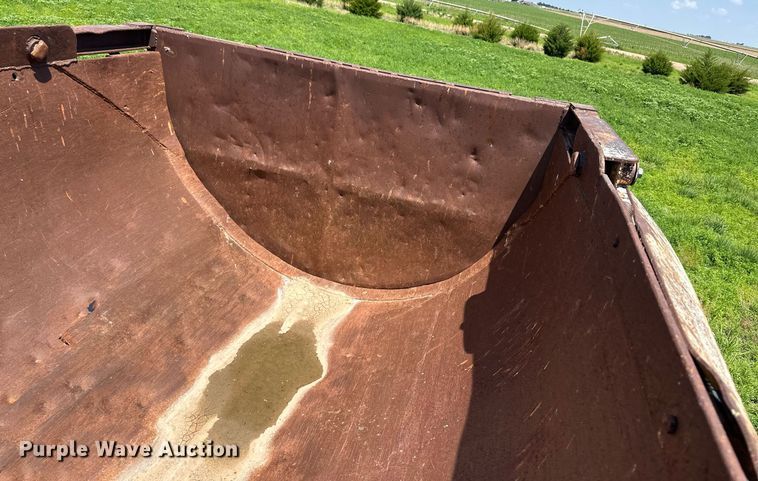 image for item NY9177 1974 Hobbs  end dump trailer