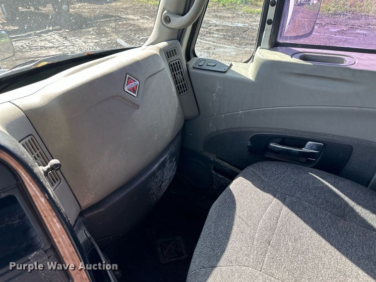 image for item NY9191 2010 International ProStar  semi truck