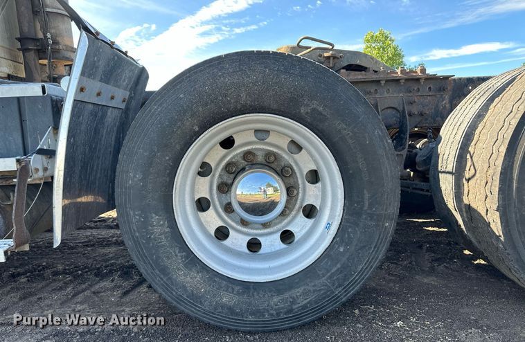 image for item NY9191 2010 International ProStar  semi truck